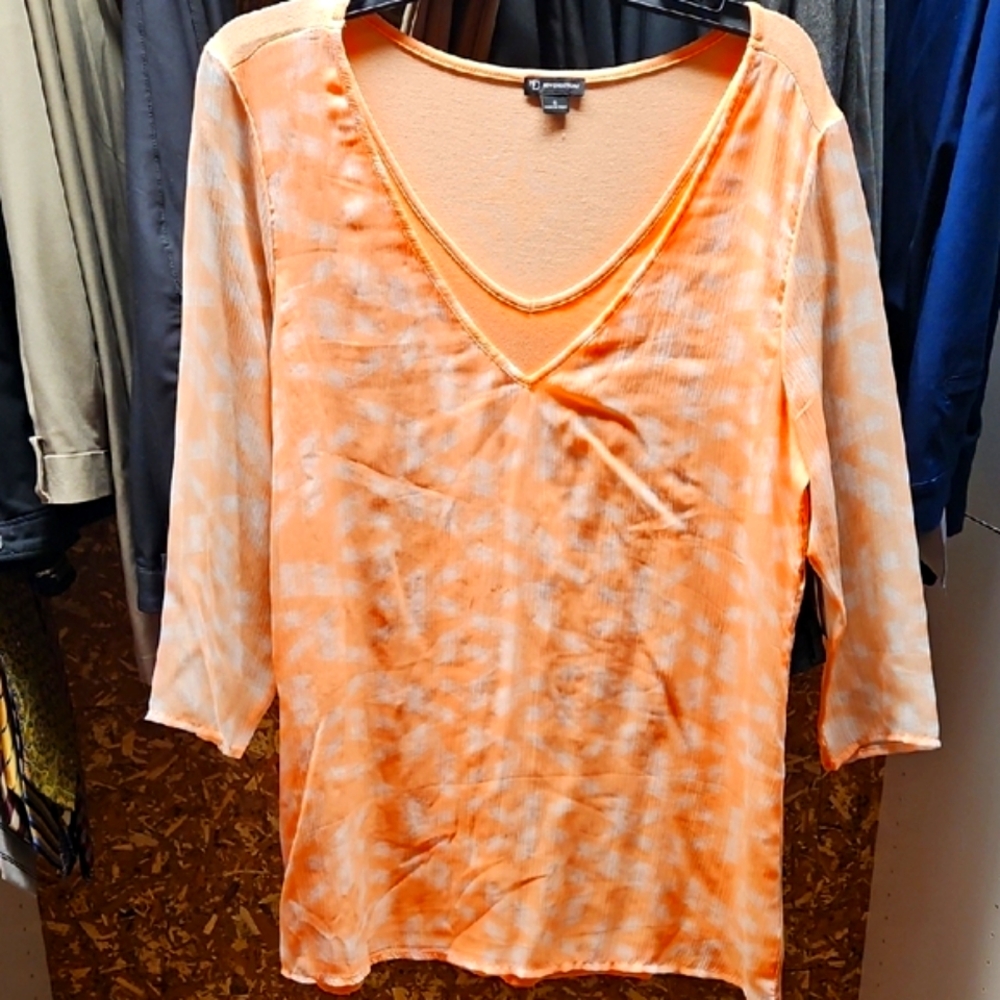 Peach New Directions V-Neck Women's Top Size Small